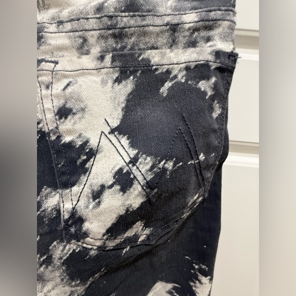 Mother. The Looker Skinny Jean. The Hide Out Wash. Size 26. - Picture 9 of 11